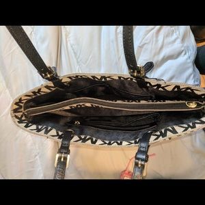 Michael kors shoulder purse